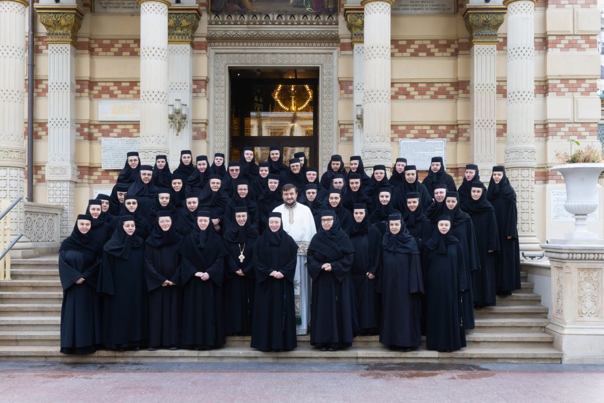 Rugăciune, credinţă şi istorie la Biserica Domnița Bălașa 377348