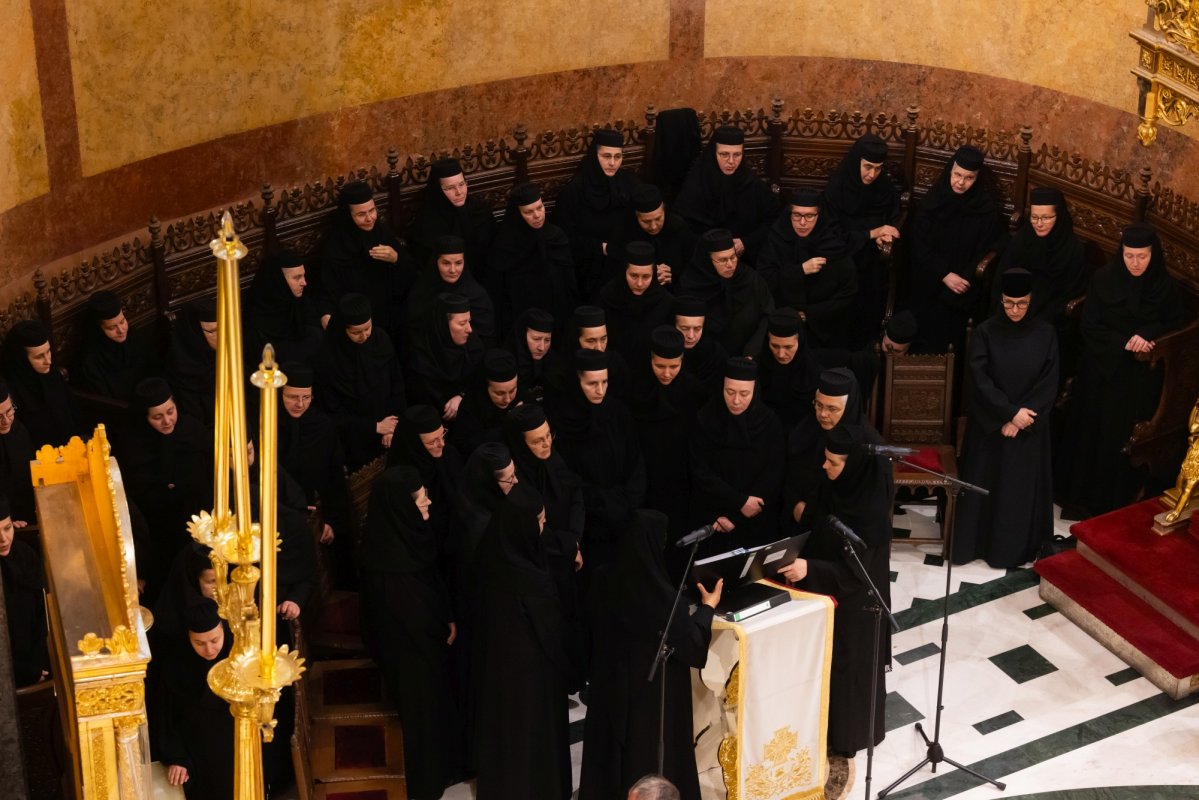 Rugăciune, credinţă şi istorie la Biserica Domnița Bălașa 377359