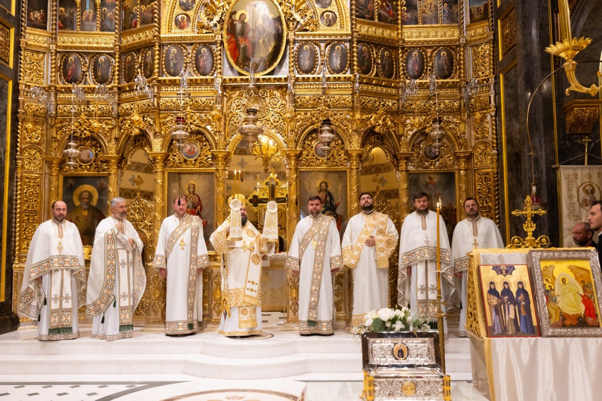 Rugăciune, credinţă şi istorie la Biserica Domnița Bălașa 377361