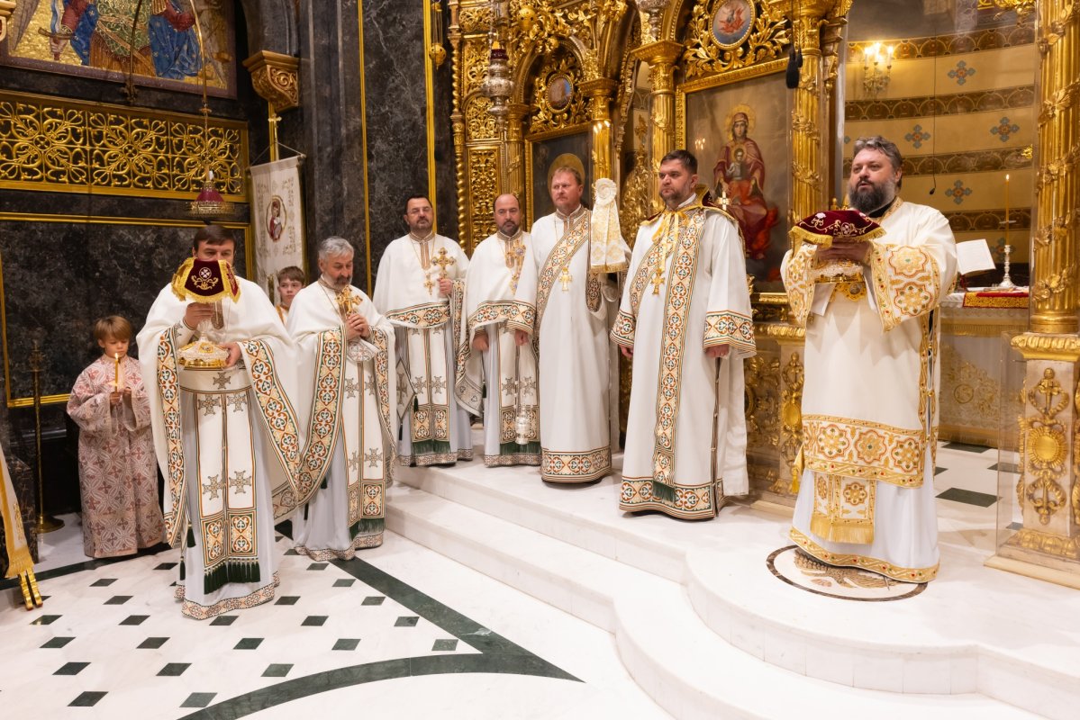 Rugăciune, credinţă şi istorie la Biserica Domnița Bălașa 377365