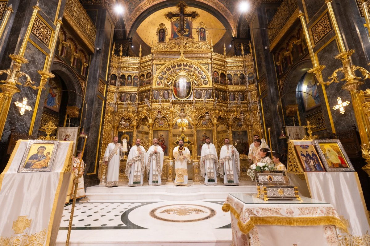 Rugăciune, credinţă şi istorie la Biserica Domnița Bălașa 377367
