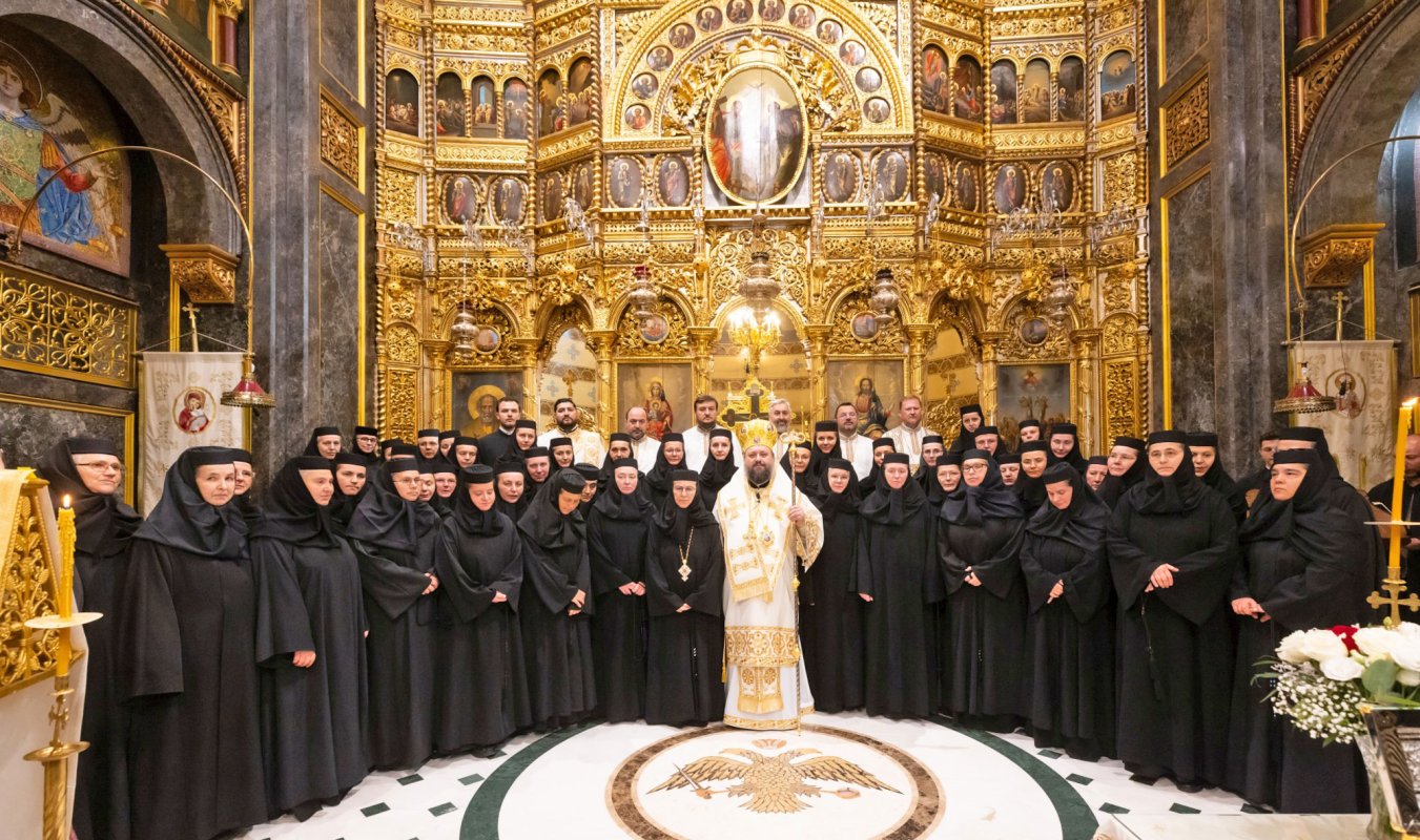 Rugăciune, credinţă şi istorie la Biserica Domnița Bălașa 377373