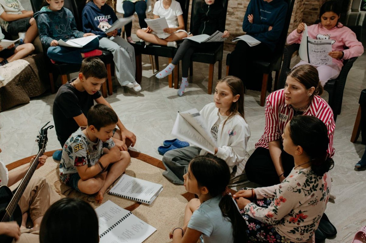 Bucuria copiilor şi voluntariatul în taberele ortodoxe 377400