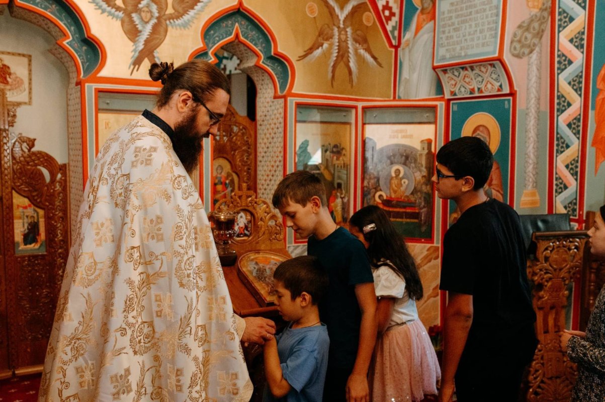 Bucuria copiilor şi voluntariatul în taberele ortodoxe 377401