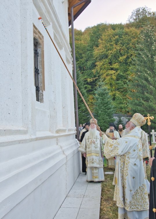 Sfințirea bisericii‑bolniță de la Mănăstirea Hurezi 377444