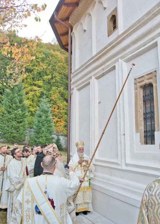 Sfințirea bisericii‑bolniță de la Mănăstirea Hurezi 377445
