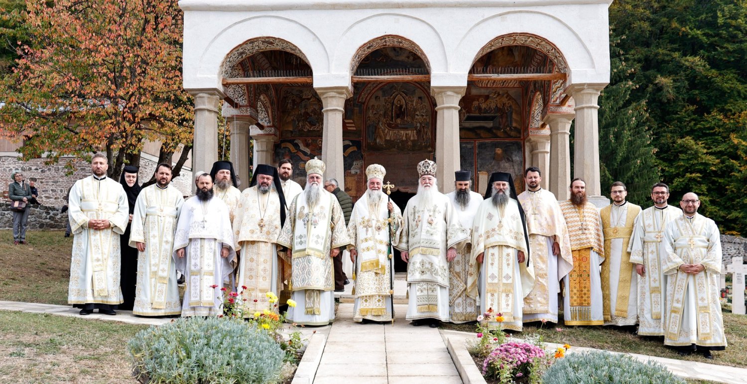 Sfințirea bisericii‑bolniță de la Mănăstirea Hurezi 377455