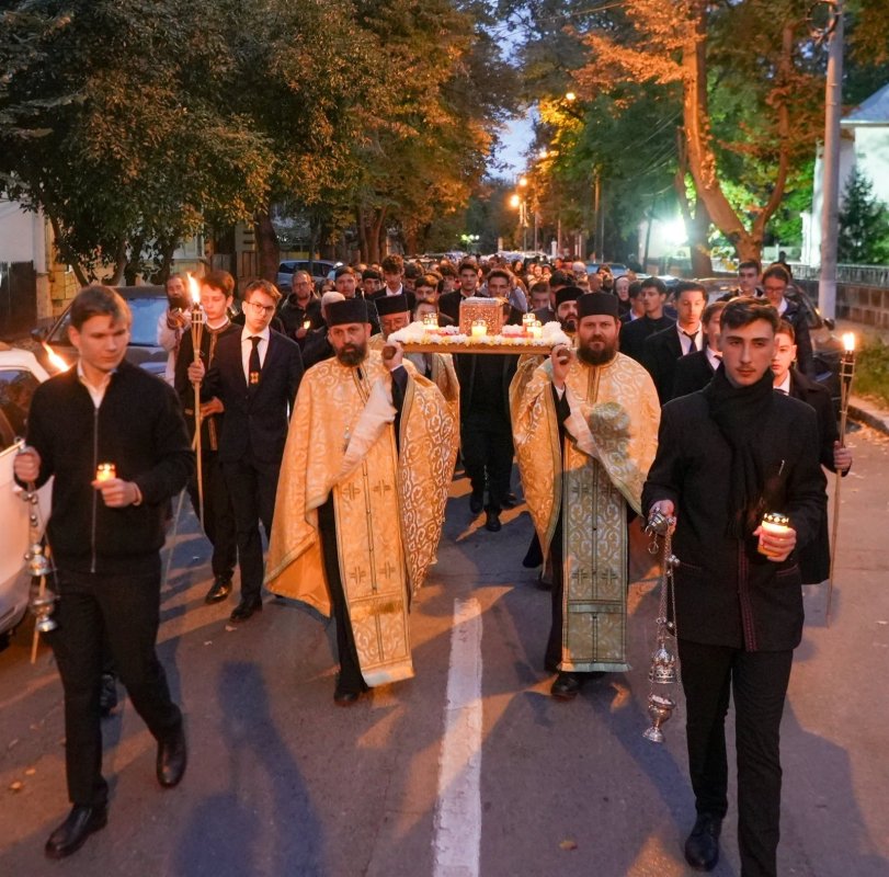 Trei decenii de la aducerea moaștelor Sfântului Apostol Andrei la Galați 377450