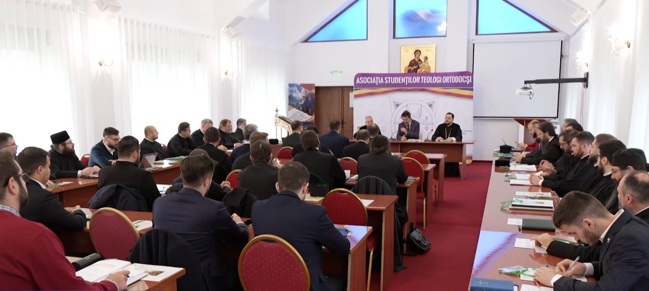 Conferința națională a doctoranzilor în Teologie Ortodoxă, la Mănăstirea Caraiman 377520
