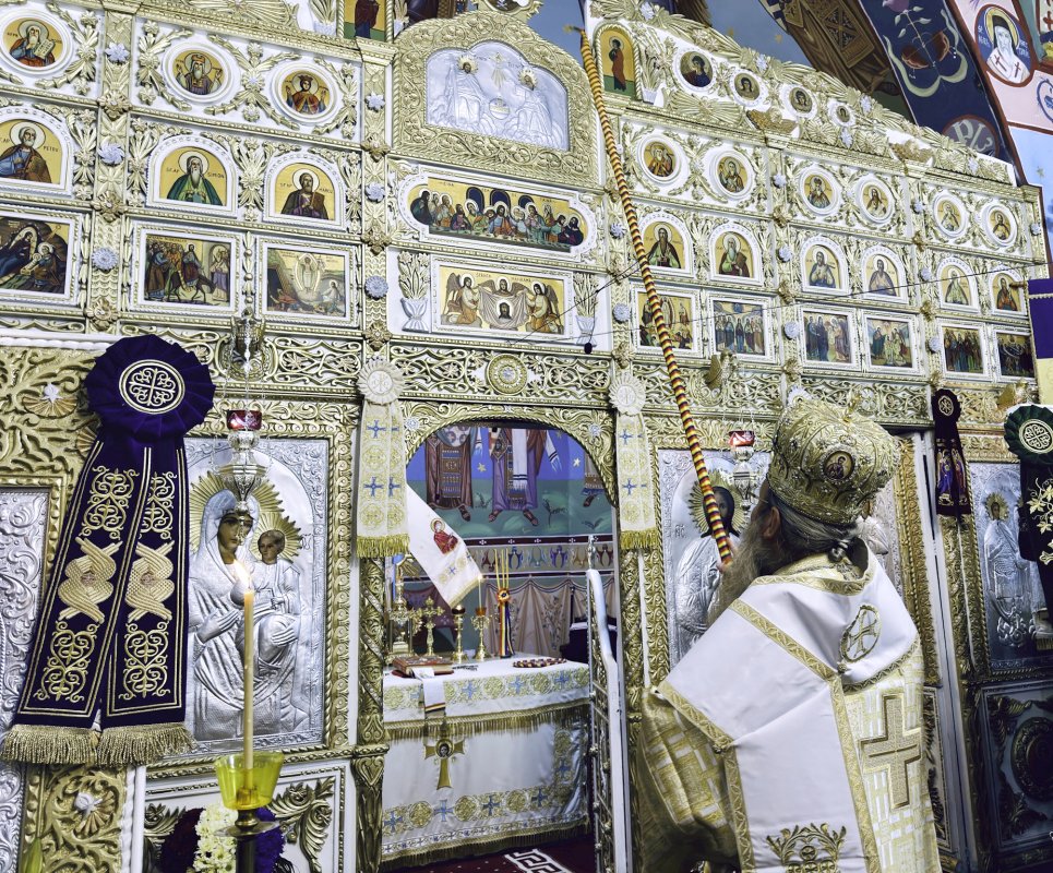 Sfințirea catapetesmei restaurate la biserica din Lădăuți, județul Covasna 377507