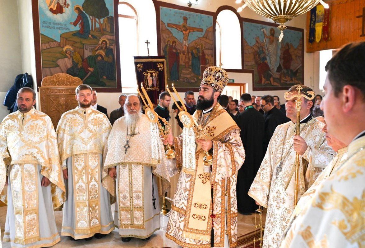 Slujiri arhiereşti în Eparhia Devei şi Hunedoarei 377498