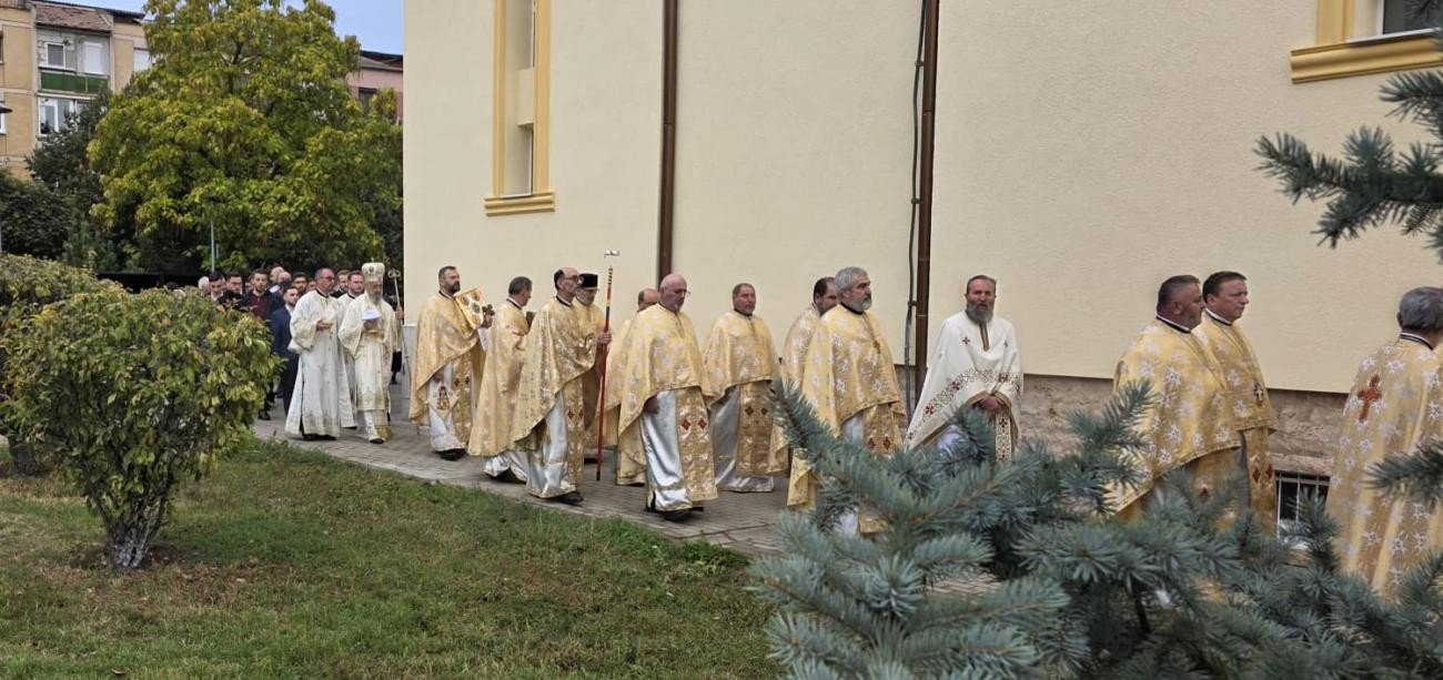 Târnosirea Bisericii „Sfânta Mare Muceniță Ecaterina” din Alba Iulia 377495