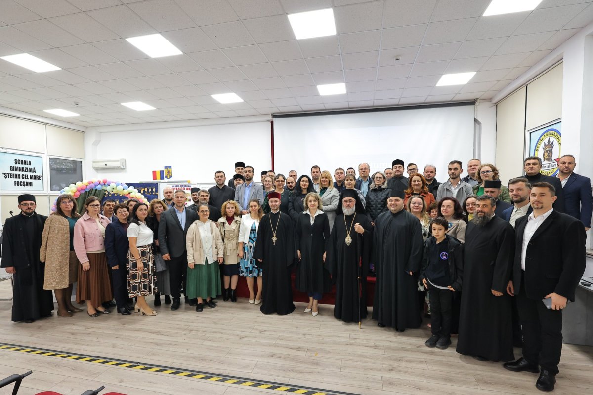 Conferințe preoțești și consfătuiri cu profesorii în Eparhia Buzăului și Vrancei 377655