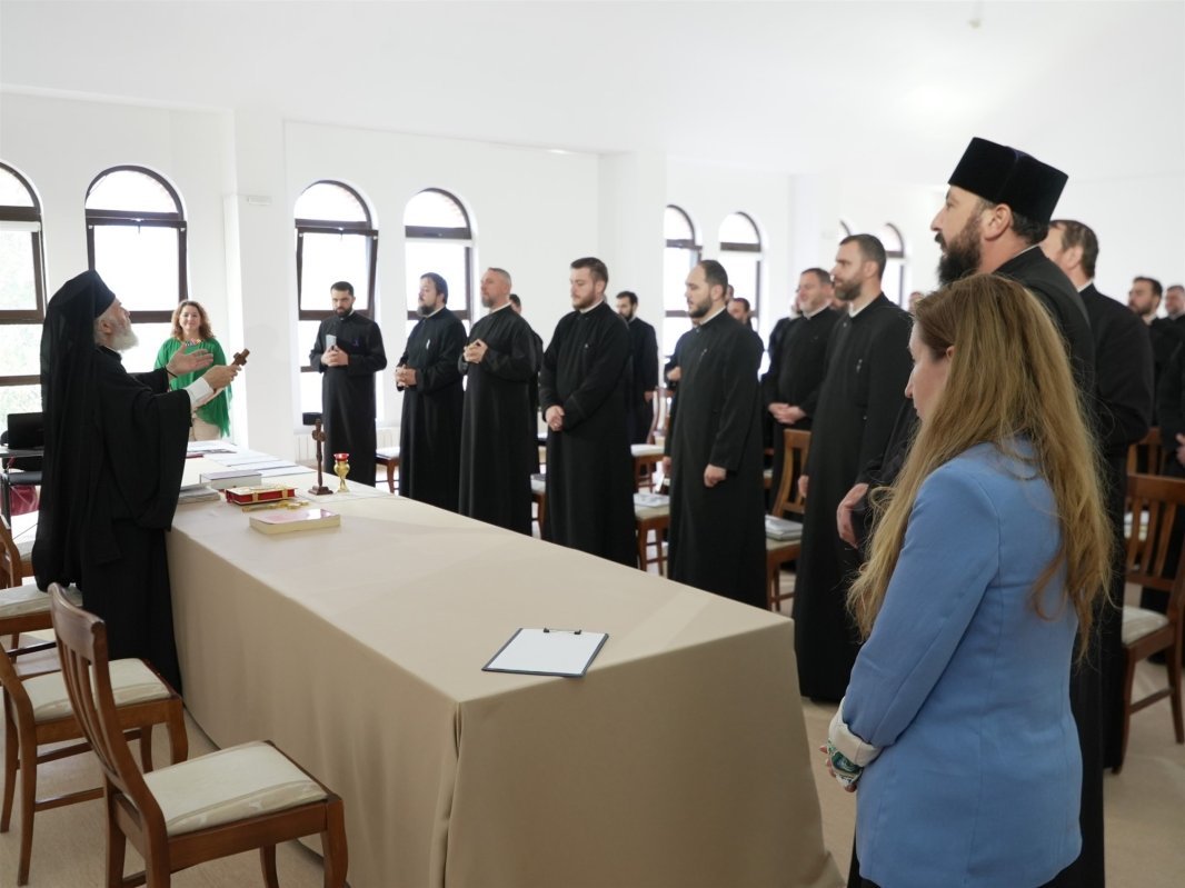 Cursul de consilier în domeniul adicțiilor, în Arhiepiscopia Dunării de Jos 377658