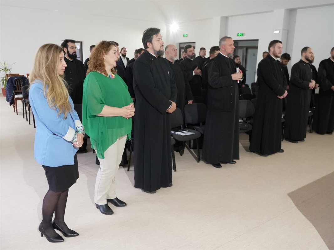 Cursul de consilier în domeniul adicțiilor, în Arhiepiscopia Dunării de Jos 377659