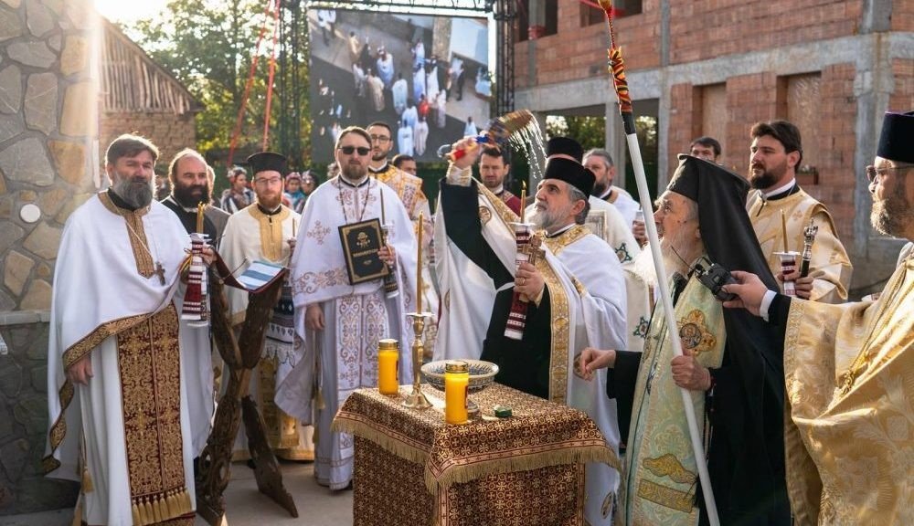 Lucrări de restaurare şi înnoire la o biserică din judeţul Arad 377621