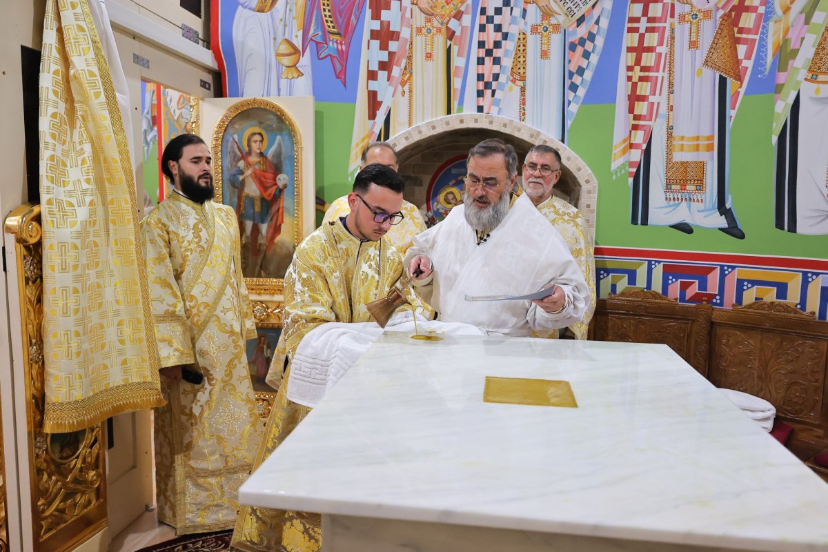 Veșmântul harului pentru biserica Parohiei Vidra din Vrancea 377651