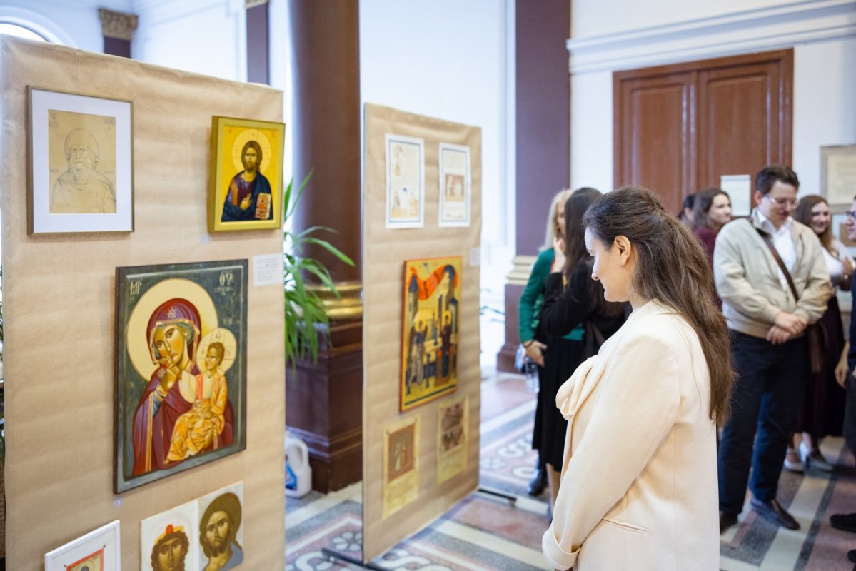Expoziție la Facultatea de Teologie Ortodoxă din București 377765