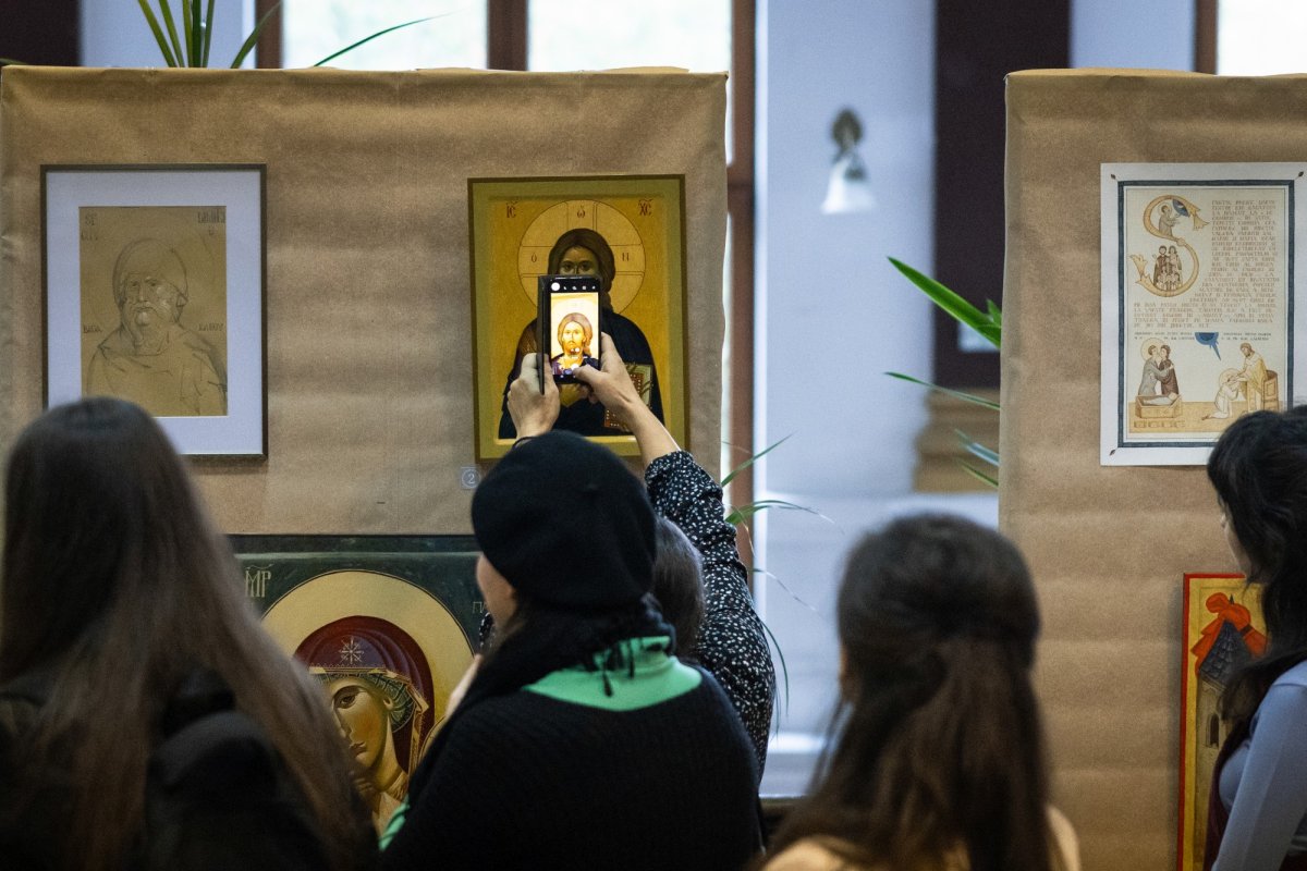 Expoziție la Facultatea de Teologie Ortodoxă din București 377770