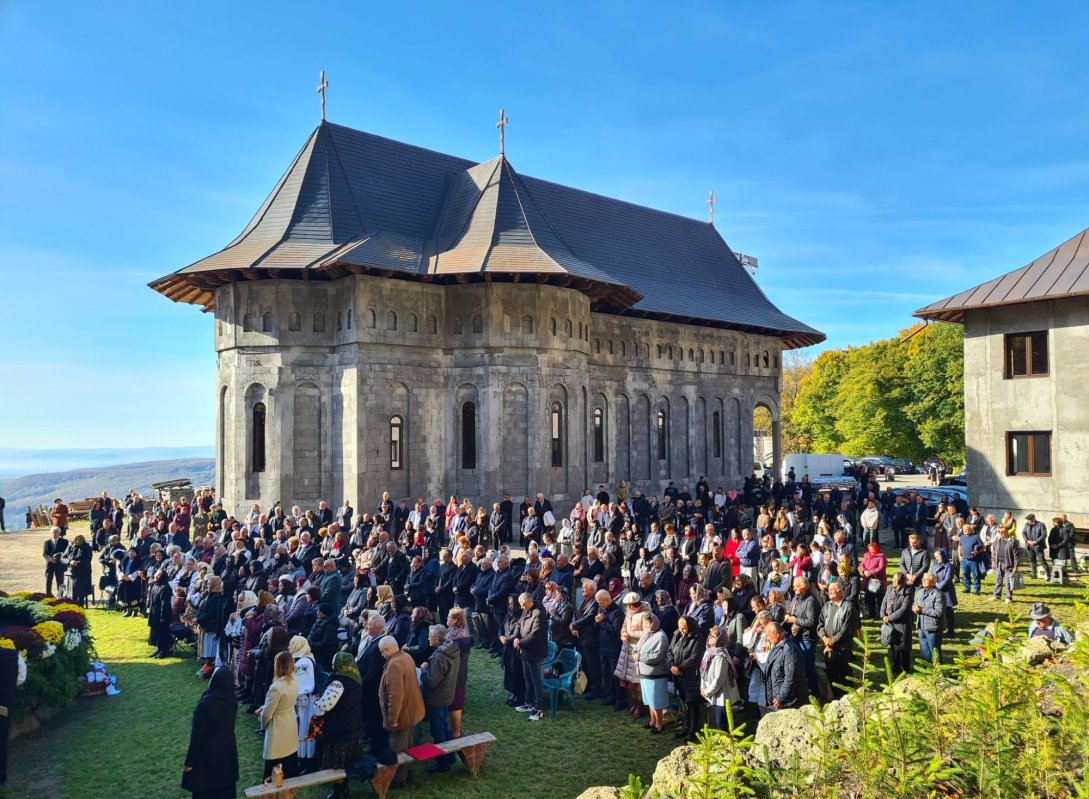 Hramul mănăstirii din Ciceu‑Corabia 377716