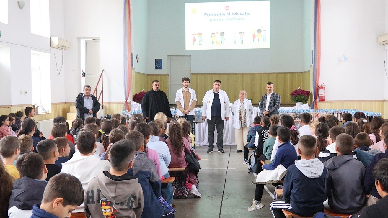 250 de elevi din Argeș în campania „Prevenție și educație pentru sănătate” 377914