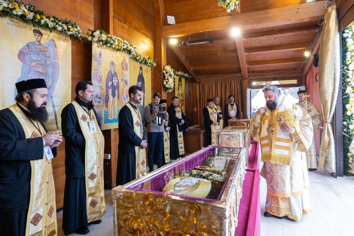Binecuvântare pentru pelerini de la Altarul de vară al Colinei Bucuriei 378197
