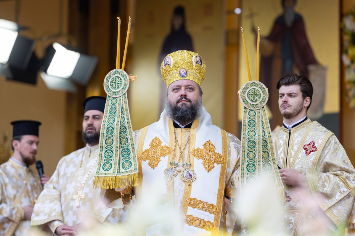 Binecuvântare pentru pelerini de la Altarul de vară al Colinei Bucuriei 378201