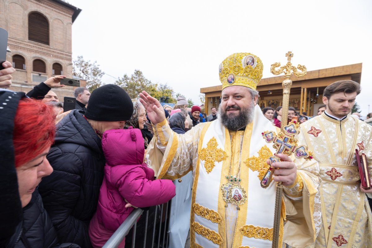Binecuvântare pentru pelerini de la Altarul de vară al Colinei Bucuriei 378208