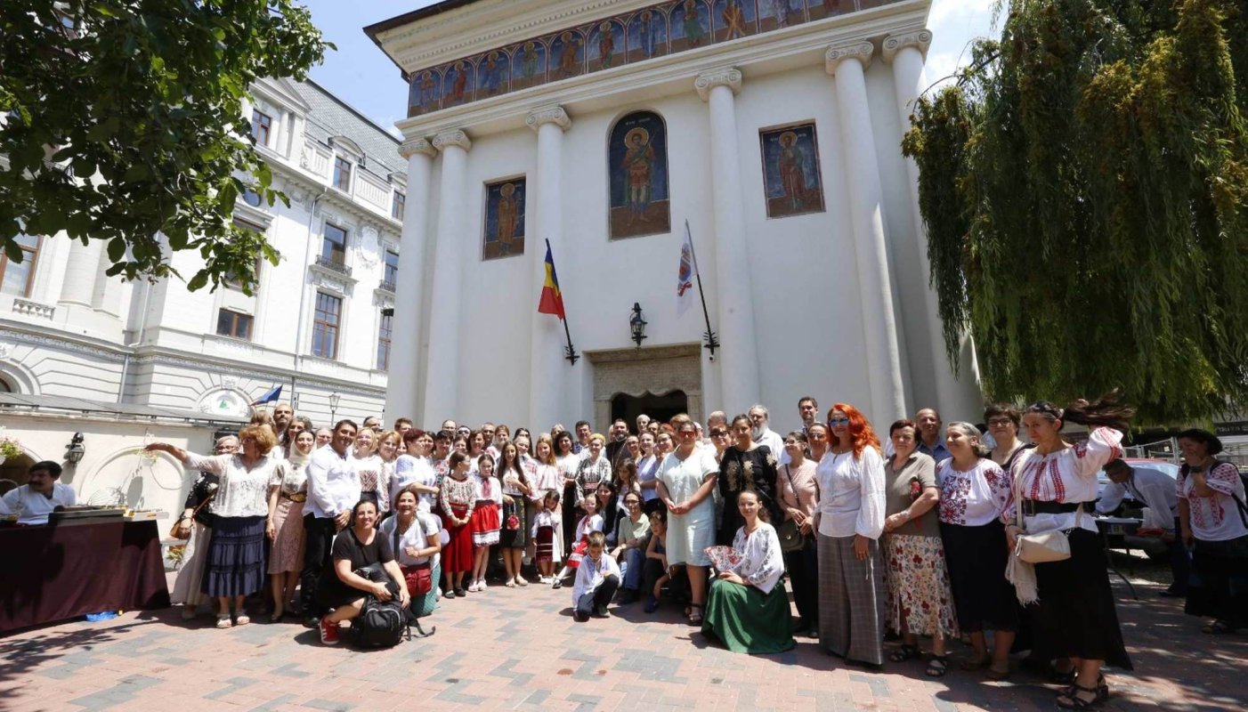 Biserica „Sfântul Dumitru-Poştă”, haina nobleţii pe umerii tinereţii 377206