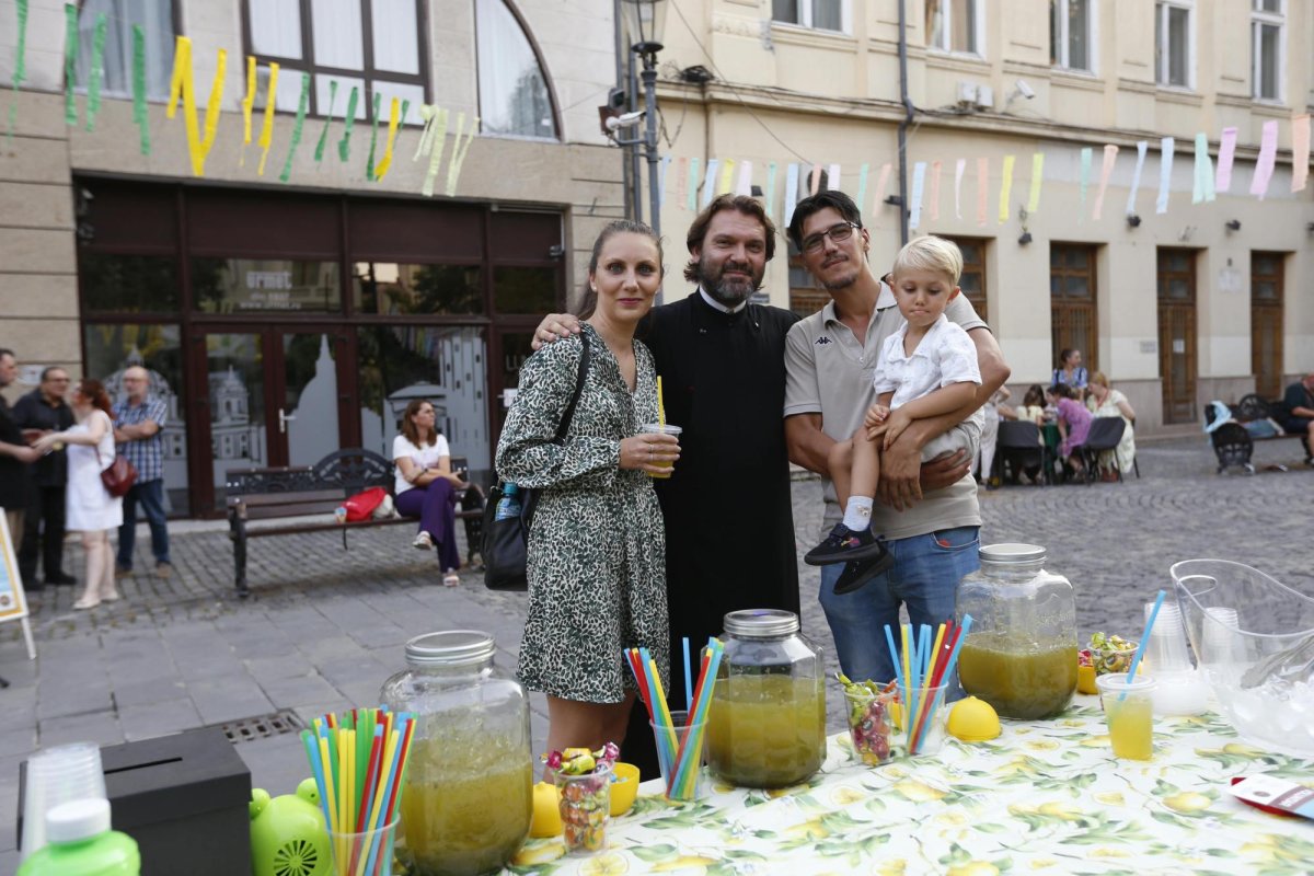 Biserica „Sfântul Dumitru-Poştă”, haina nobleţii pe umerii tinereţii 377215