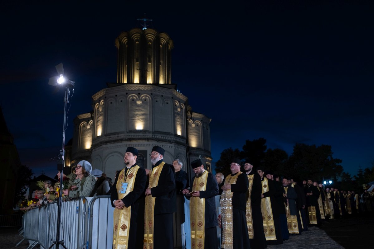 Slujba Privegherii dedicată Mucenicului Dimitrie, pe Colina Bucuriei 378271