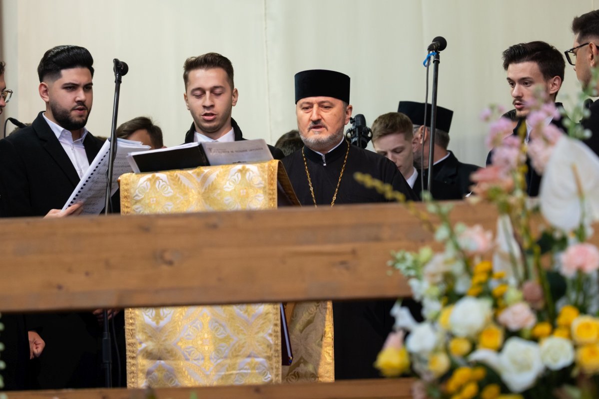 Slujba Privegherii dedicată Mucenicului Dimitrie, pe Colina Patriarhiei 378264