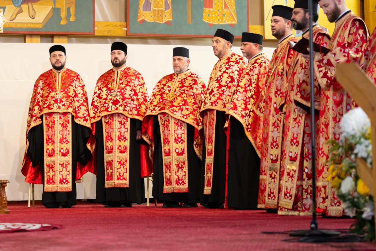 Slujba Privegherii dedicată Mucenicului Dimitrie, pe Colina Patriarhiei 378265