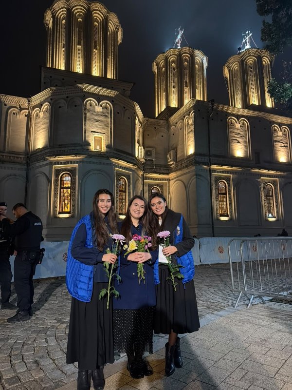 Bucuria slujirii aproapelui, mărturisită de voluntarii de pe Colina Patriarhiei 378371