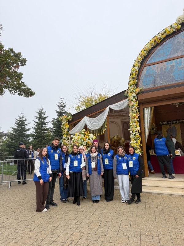 Bucuria slujirii aproapelui, mărturisită de voluntarii de pe Colina Patriarhiei 378373