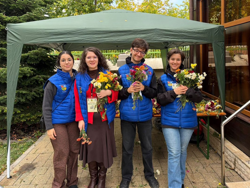 Bucuria slujirii aproapelui, mărturisită de voluntarii de pe Colina Patriarhiei 378451