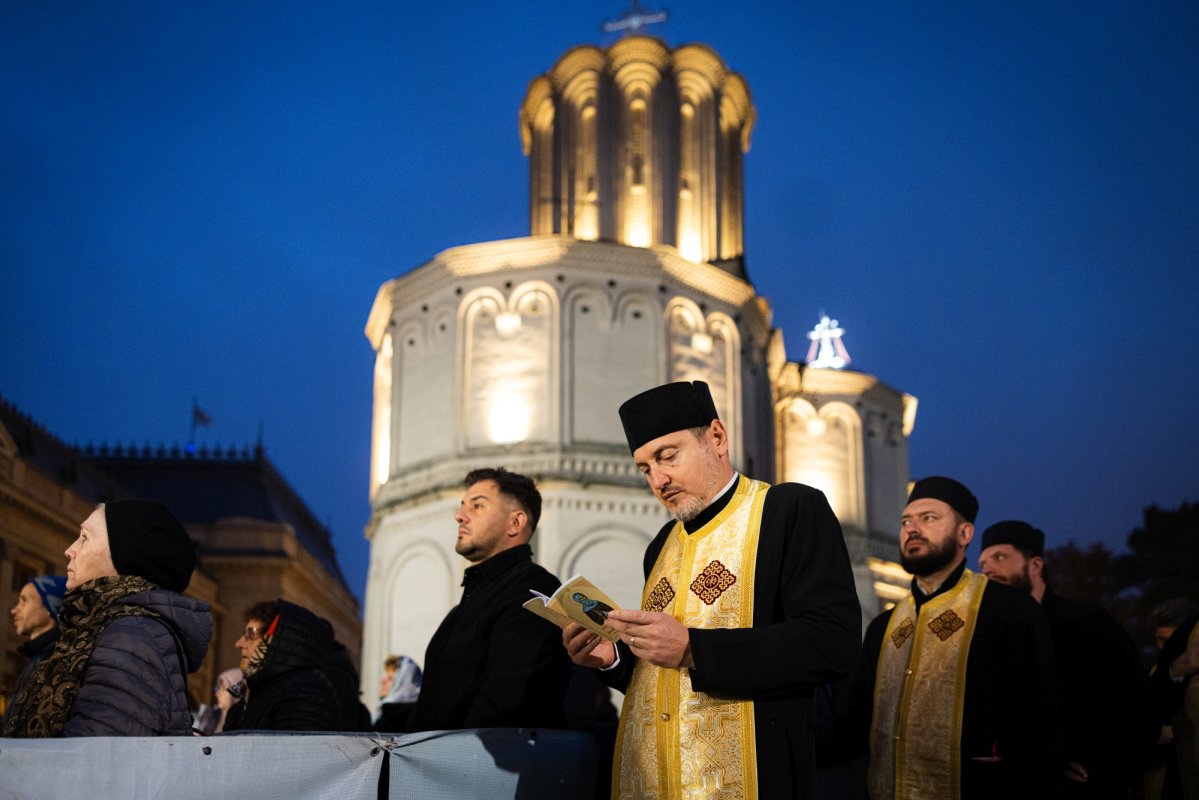 Laudă de seară pentru Sfântul Ocrotitor al Bucureștilor 378518