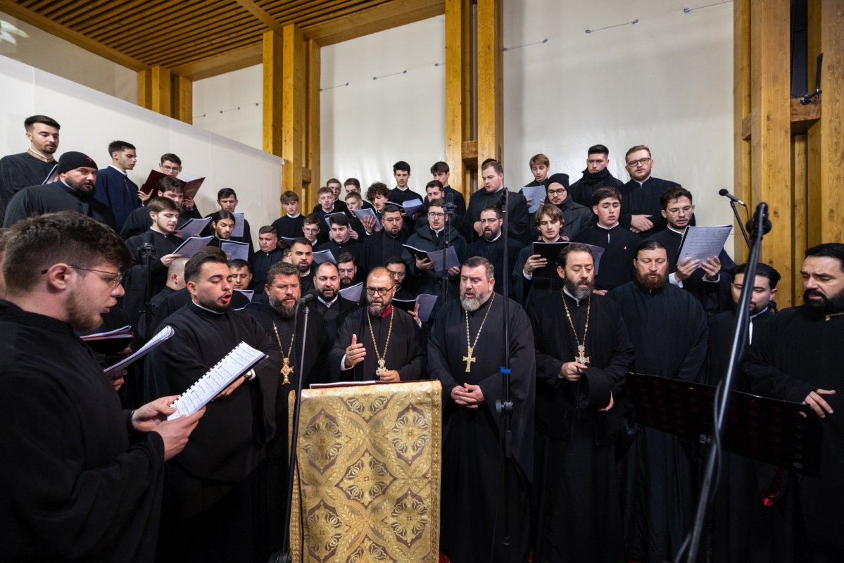 Laudă de seară şi mulţumire aduse de cler şi credincioşi 378517