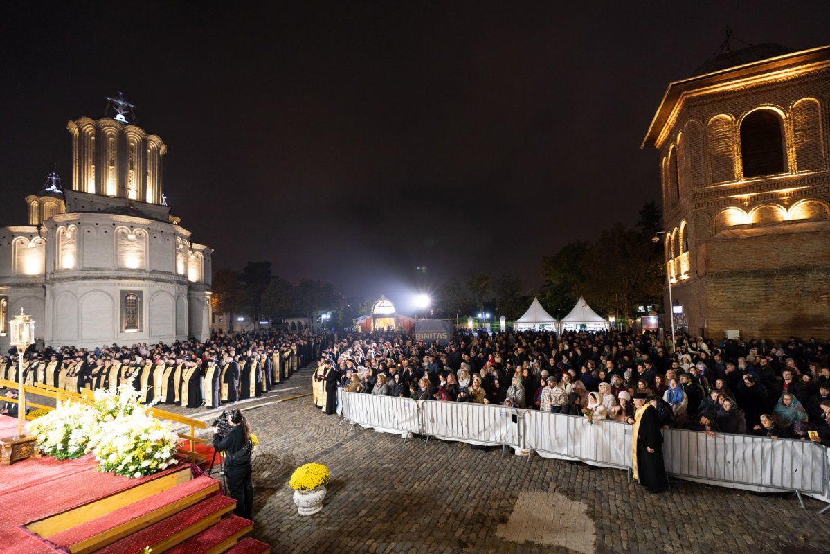 Laudă de seară şi mulţumire aduse de cler şi credincioşi 378528