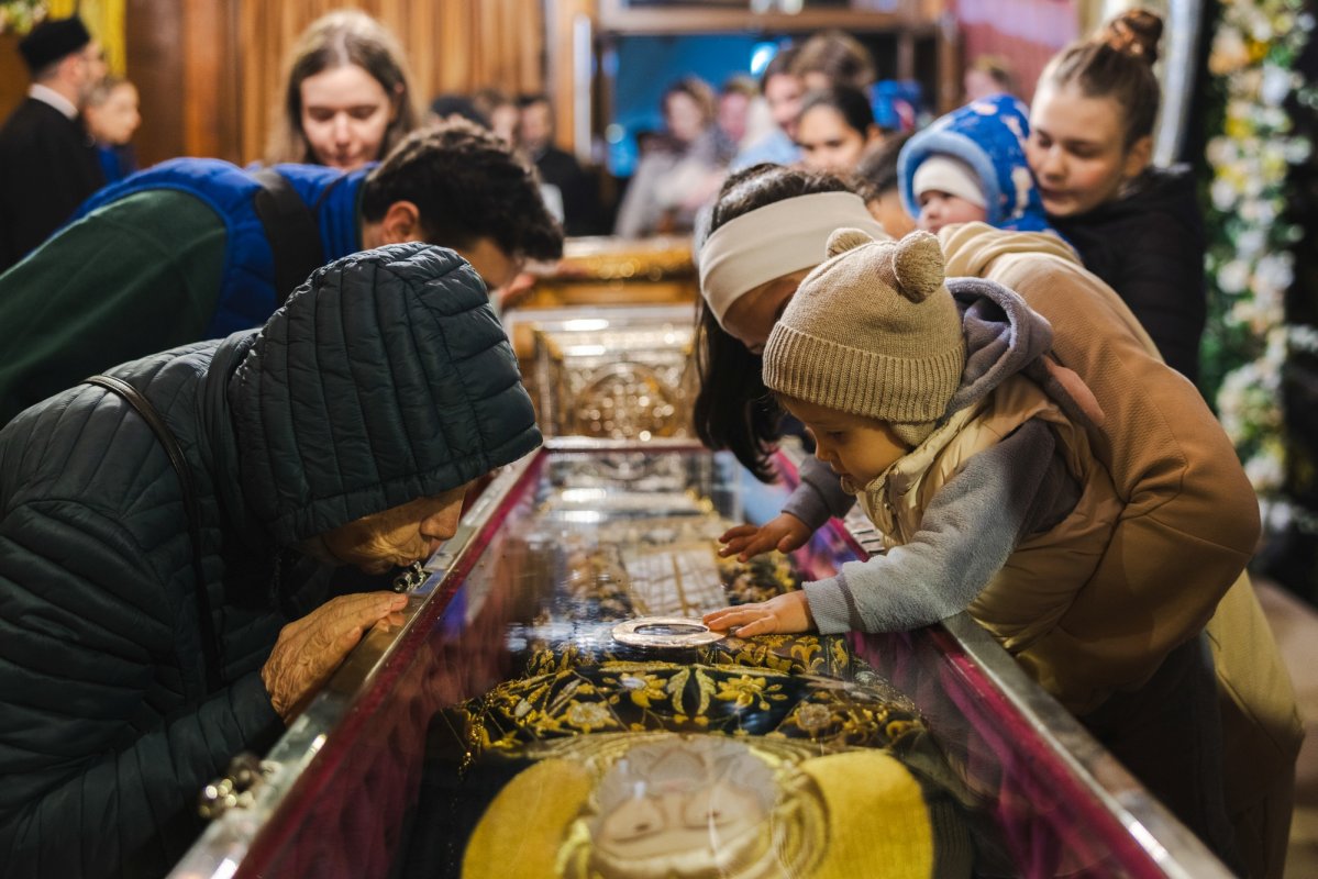 Laudă de seară şi mulţumire aduse de cler şi credincioşi 378535