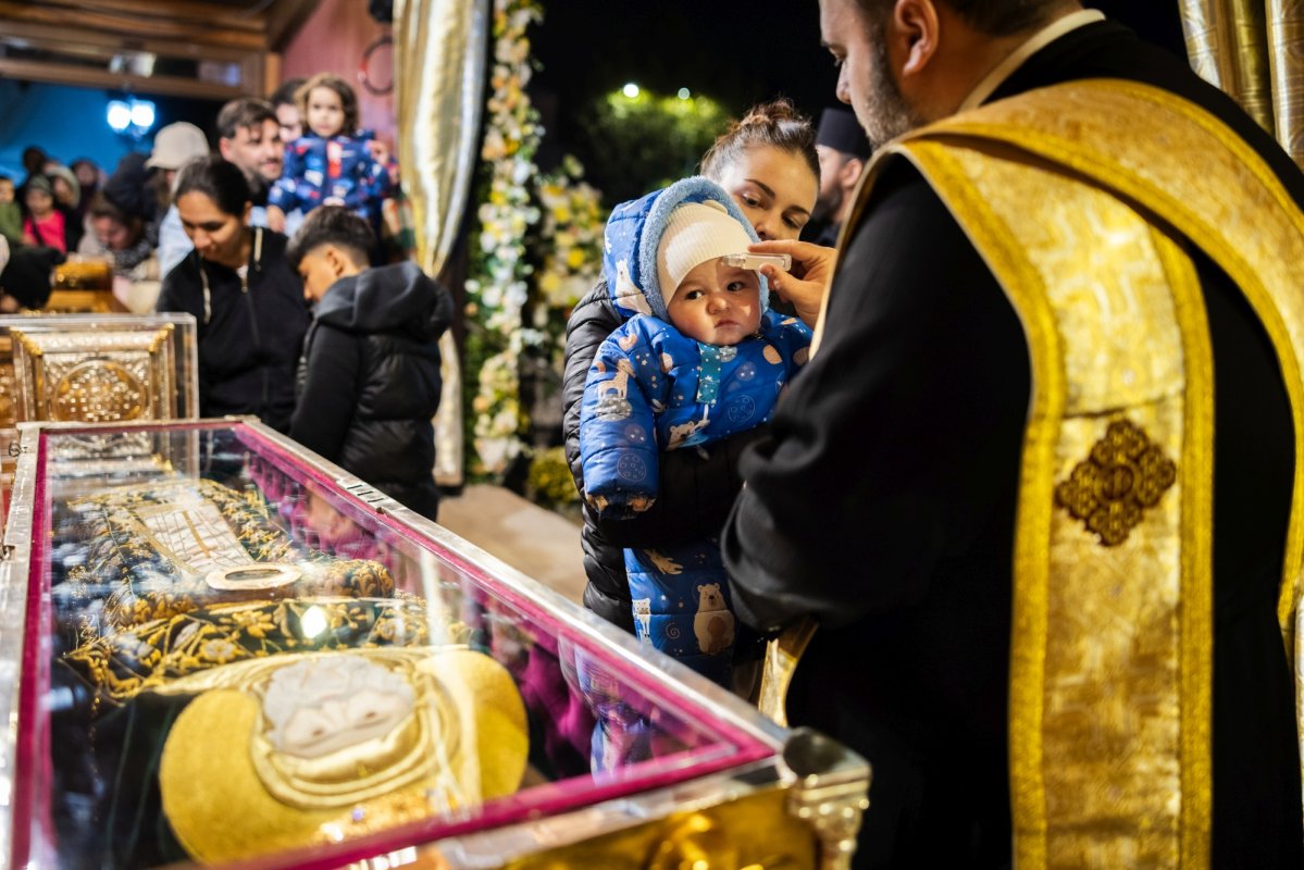 Laudă de seară şi mulţumire aduse de cler şi credincioşi 378536