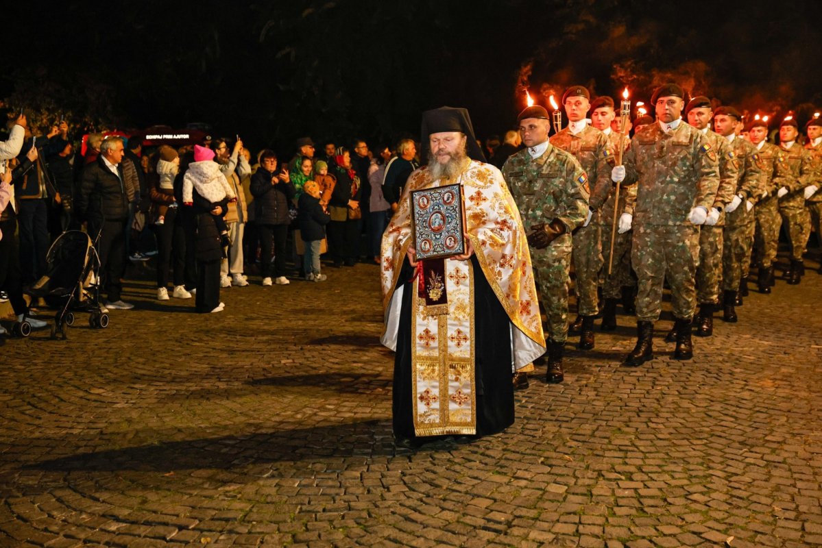 Procesiune la ceas de seară în Craiova 378327