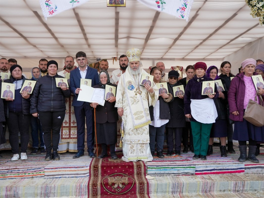 Sfinţirea bisericii din localitatea natală a Sfântului Constantin Sârbu 378321