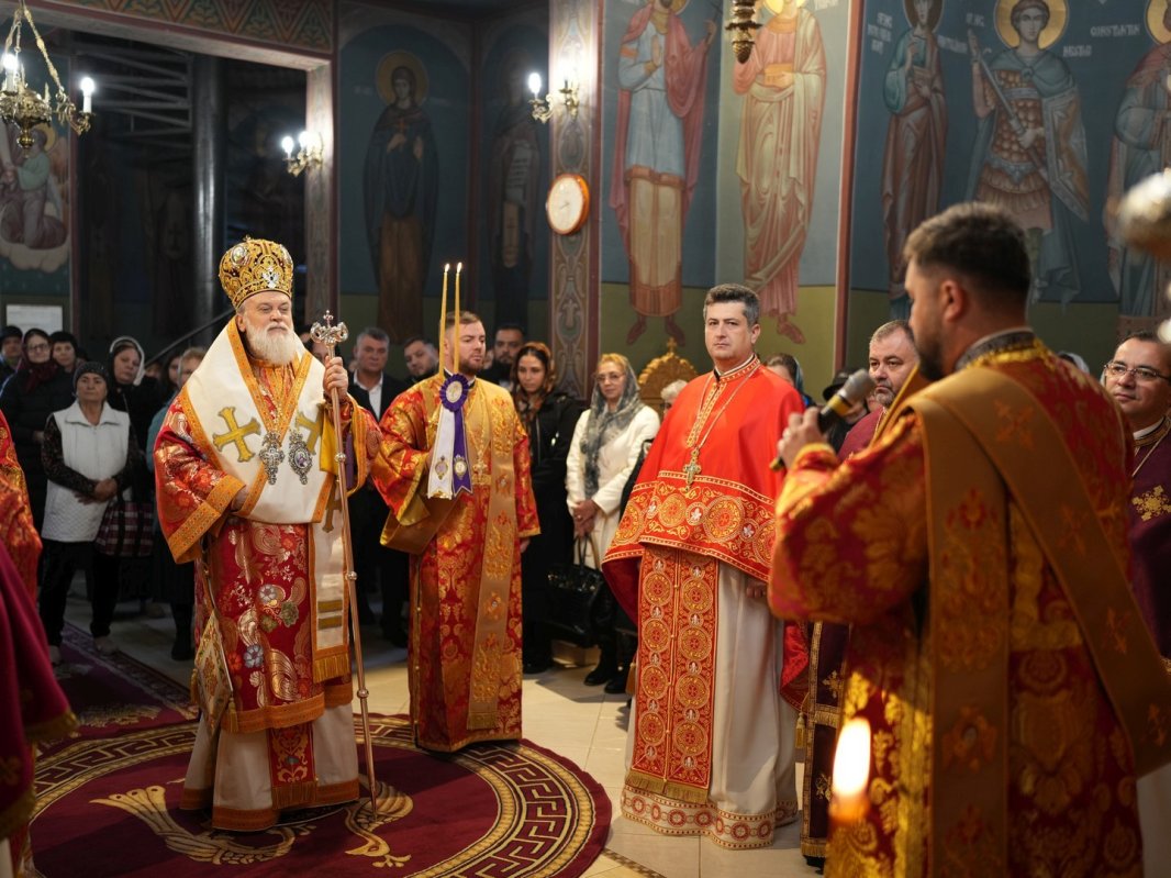Hramul Parohiei „Sfântul Mare Mucenic Dimitrie” din Slobozia 378902