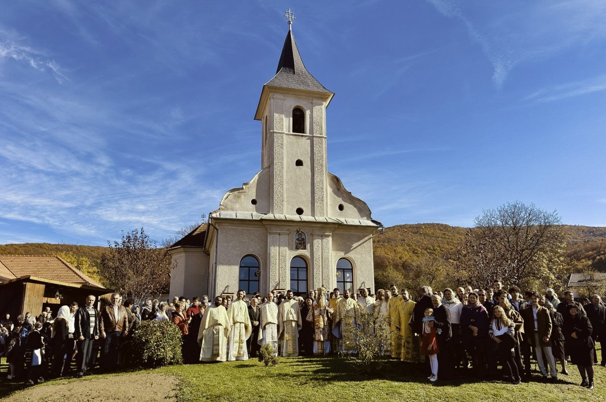 Sfințirea capelei mortuare în Parohia Mărcuș, judeţul Covasna 378887
