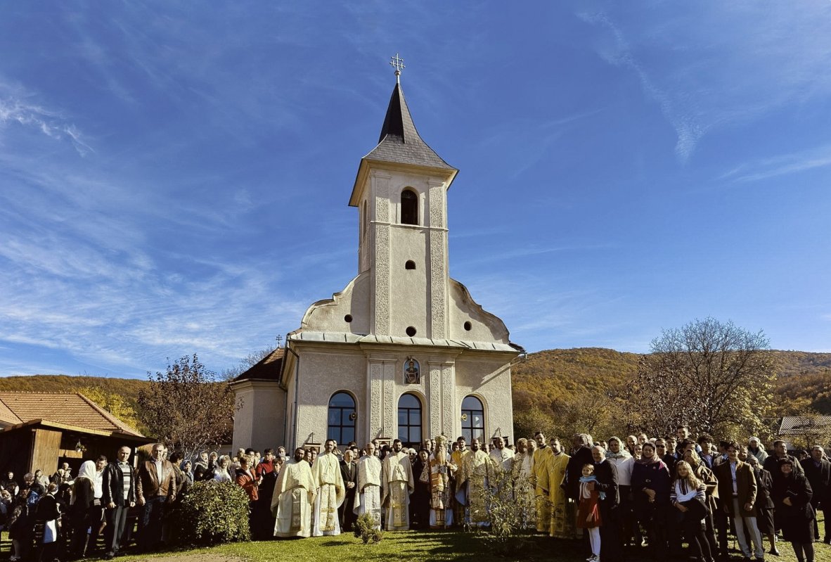 Sfințirea capelei mortuare în Parohia Mărcuș, judeţul Covasna 378906