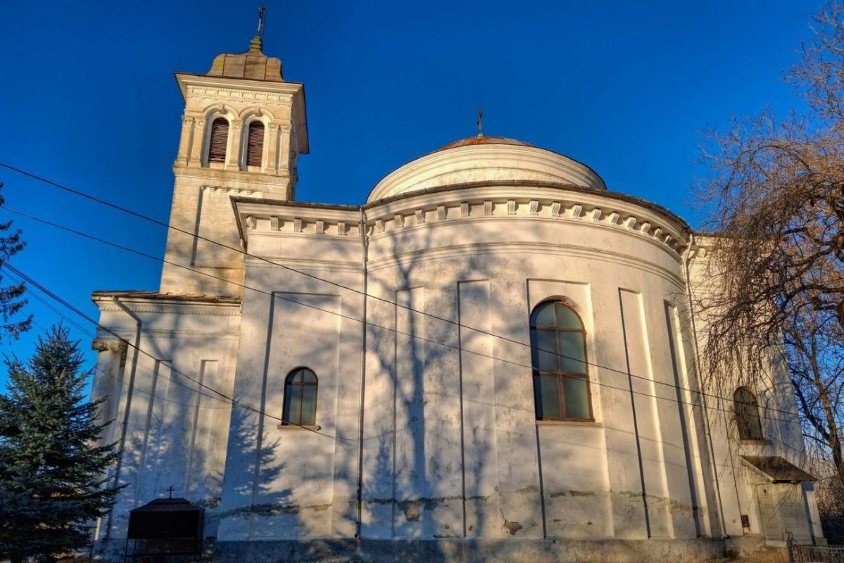 Parohia Ruginoasa a finalizat documentația tehnică pentru restaurarea bisericii 379042