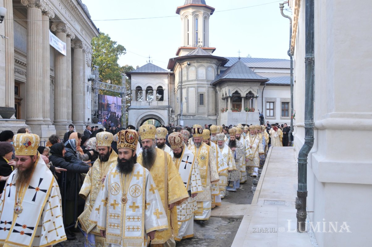 Catedrala patriarhală - „casă a prezenţei şi lucrării Preasfintei Treimi” 331726
