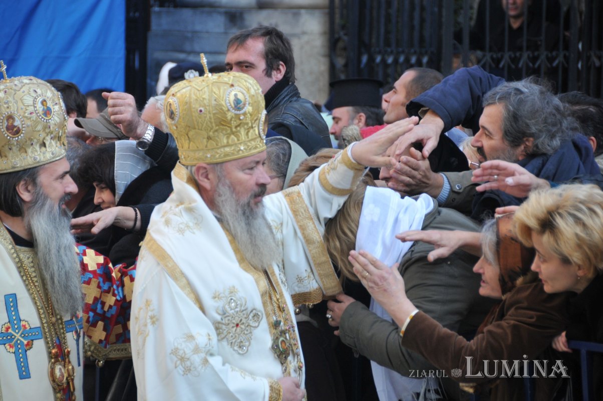 Catedrala patriarhală - „casă a prezenţei şi lucrării Preasfintei Treimi” 331731