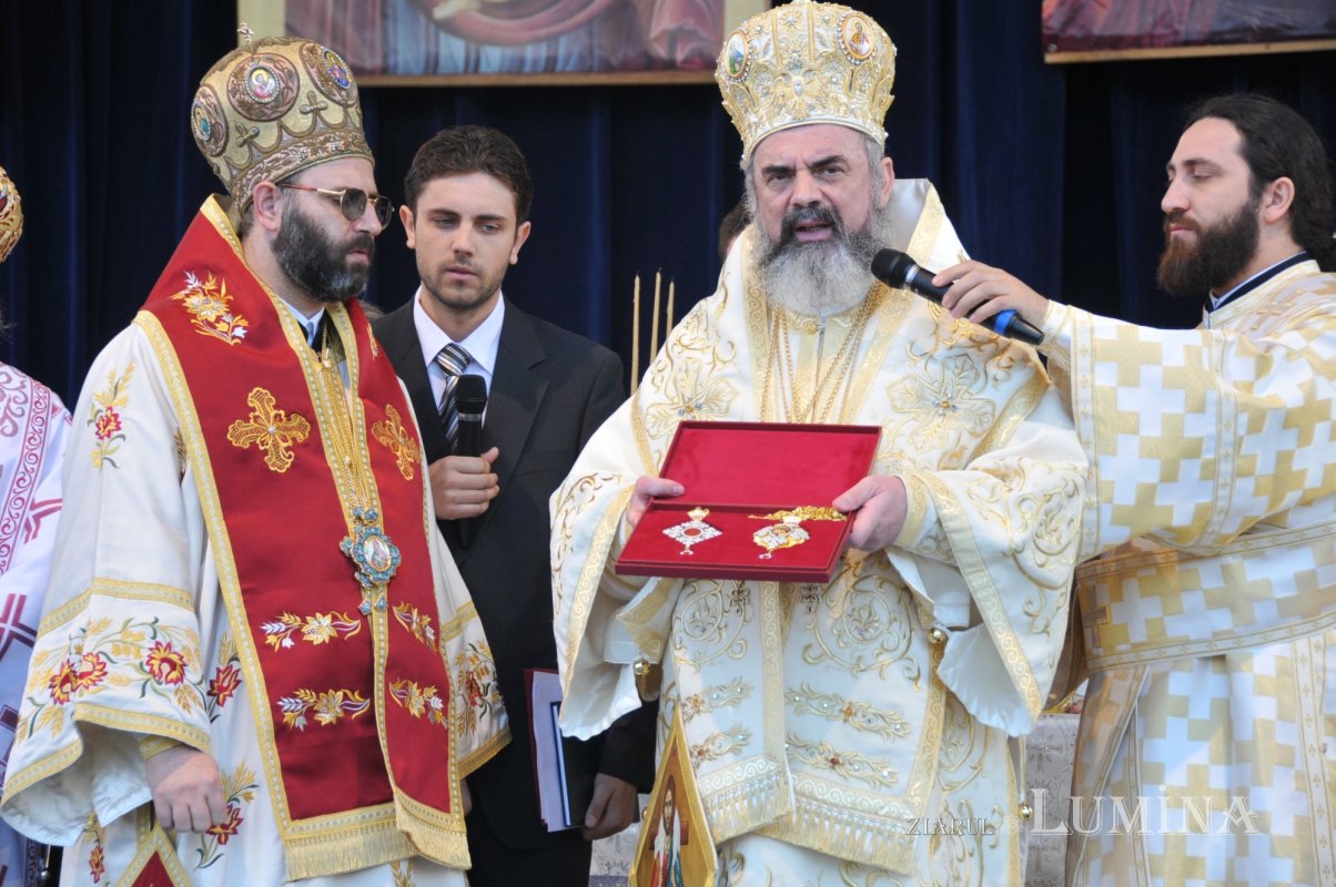 Catedrala patriarhală - „casă a prezenţei şi lucrării Preasfintei Treimi” 331737